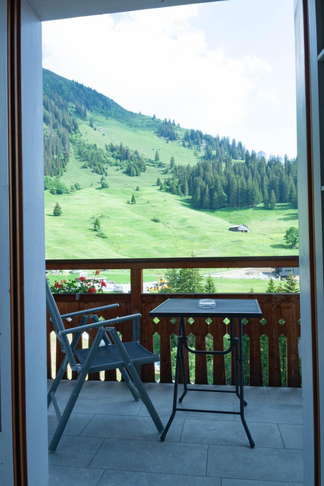 Hotel Madrisajoch Sankt Antönien Buitenkant foto