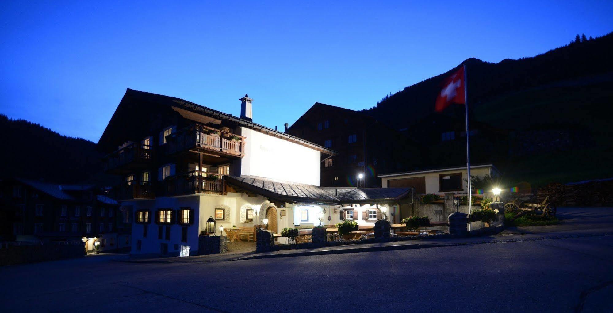 Hotel Madrisajoch Sankt Antönien Buitenkant foto