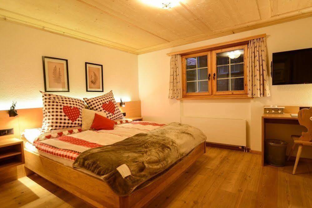 Hotel Madrisajoch Sankt Antönien Buitenkant foto